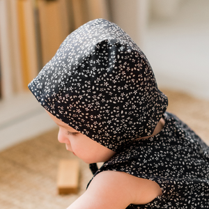 Open image in slideshow, Navy Printed Bonnet
